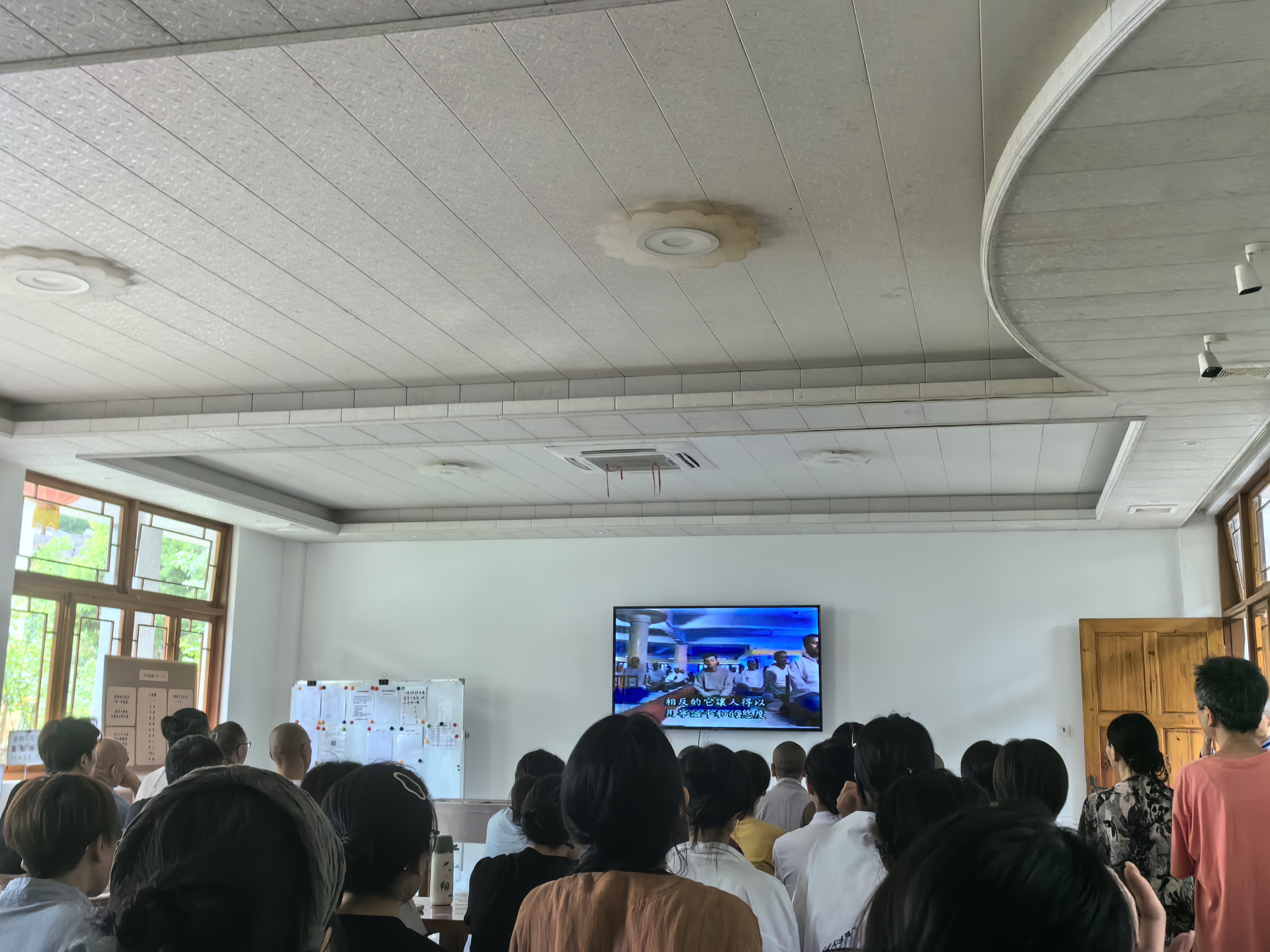 威海的海边，一个人的灵魂考古结束，留下温暖的背影